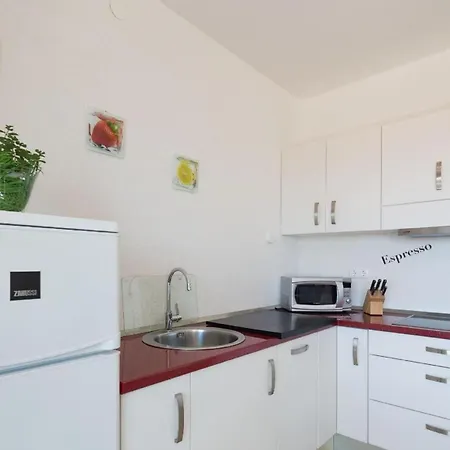 Modern Eingerichtete Ferienwohnung Mit Panoramablick Auf Das Meer Apartamento Marusici (Split-Dalmatia)