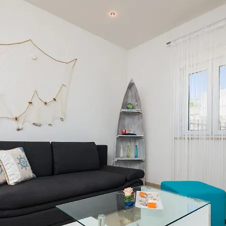 Modern Eingerichtete Ferienwohnung Mit Panoramablick Auf Das Meer Apartamento Marusici (Split-Dalmatia)