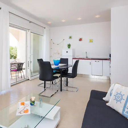 Modern Eingerichtete Ferienwohnung Mit Panoramablick Auf Das Meer Marusici (Split-Dalmatia)