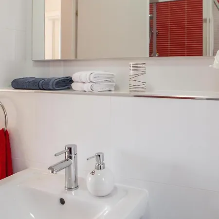 Modern Eingerichtete Ferienwohnung Mit Panoramablick Auf Das Meer Apartment Marusici (Split-Dalmatia)