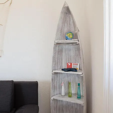 Apartment Modern Eingerichtete Ferienwohnung Mit Panoramablick Auf Das Meer